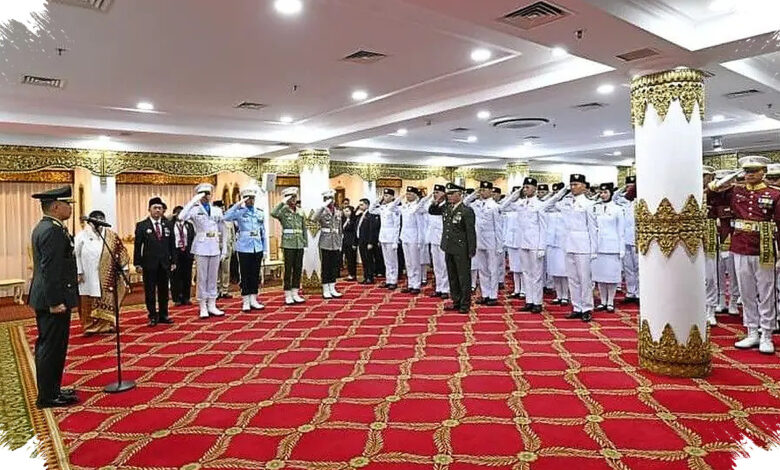Paskibraka Istana Dibagi Dua, Pengibaran dan Penurunan Merah Putih Dipisah