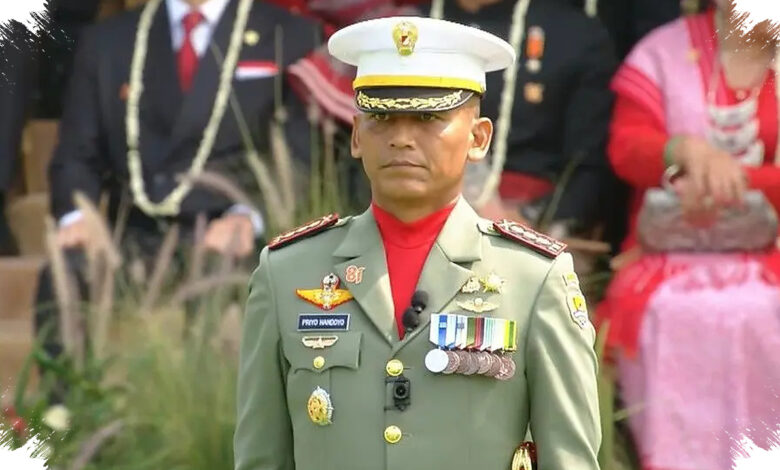 Kolonel Priyo Handoyo Pimpin Pengibaran Bendera Pusaka di Istana Merdeka