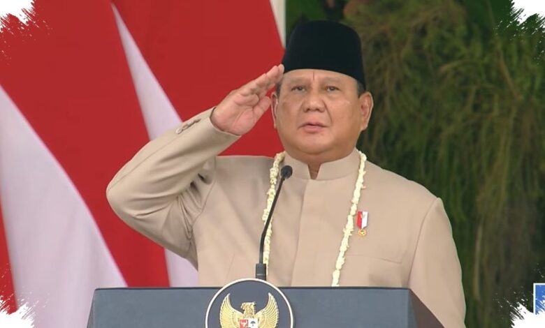 Dari Biru Navy ke Krem, Busana Prabowo Berubah saat Terima Merah Putih