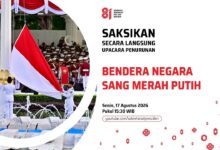 9 Paskibraka dari Berbagai Provinsi Menurunkan Merah Putih di Istana Merdeka