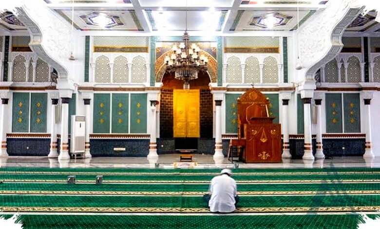 Menolong Saudara yang Kesulitan, Amal Ini Dibandingkan dengan Iktikaf Panjang