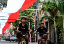 Dari Swadaya Warga, Bendera 81 Meter Membentang dalam Kirab di Curug