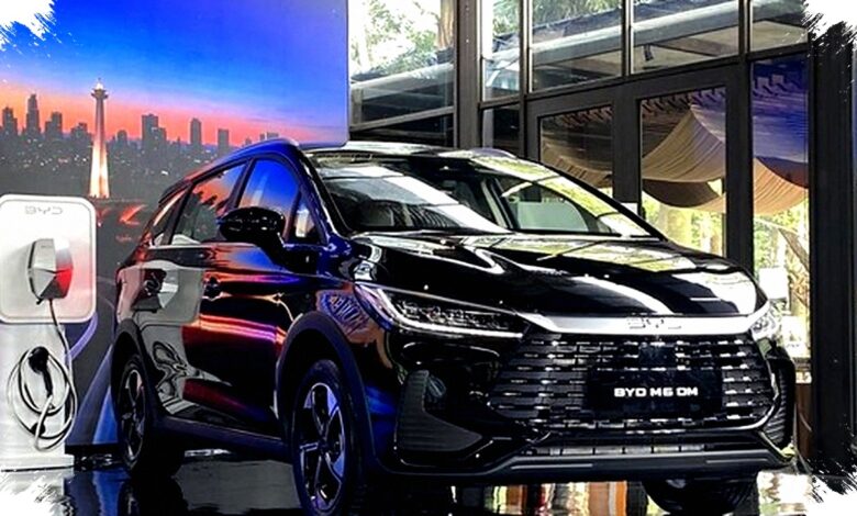 Pajak BYD M6 DM Mulai Rp 2,3 Juta, Selisihnya Jauh dari Veloz Hybrid