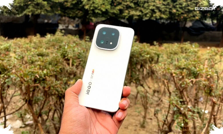 Layar 2K 165Hz iQOO 16 Muncul Bersama Rumor Kamera Periskop 50 MP Besar