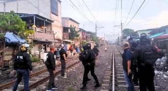 Polisi Diserang saat Gerebek Kampung Narkoba di Jakut