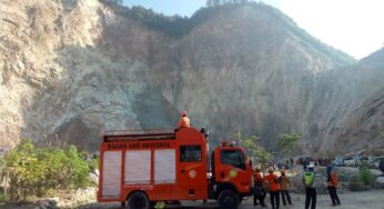 Dedi Mulyadi Tinjau Lokasi Longsor Gunung Kuda Cirebon