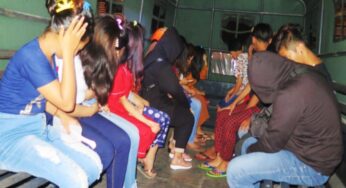 Petugas Gerebek PSK Online, Belasan Perempuan Kabur