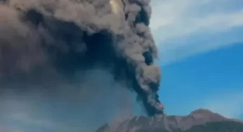 Gunung Raung Erupsi, Abu Vulkanik Capai 2.000 Meter