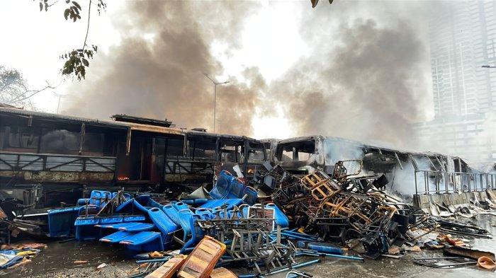 20 Bus Transjakarta Terbakar di Rawa Buaya Jakbar