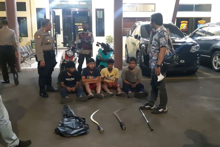 Pelajar Tersangka Tawuran Ditangkap Bawa Sajam