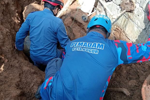Pekerja Tewas Tertimbun Saat Gali Pondasi SD di Tangsel