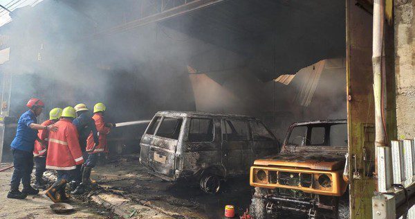 Bengkel Mobil Terbakar di Legok, Dua Karyawan Terluka