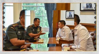 Seskab Teddy Bahas Program Nasional Bersama Wakil Panglima TNI